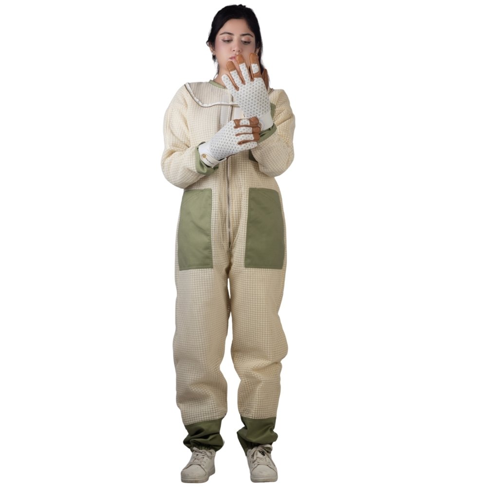 ApiGuard Natural Beekeeping Suit - Image 2