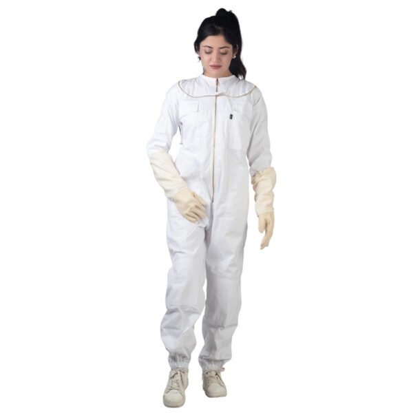 White cotton beesuit for beekeeping with gloves, lightweight protective beekeeper suit