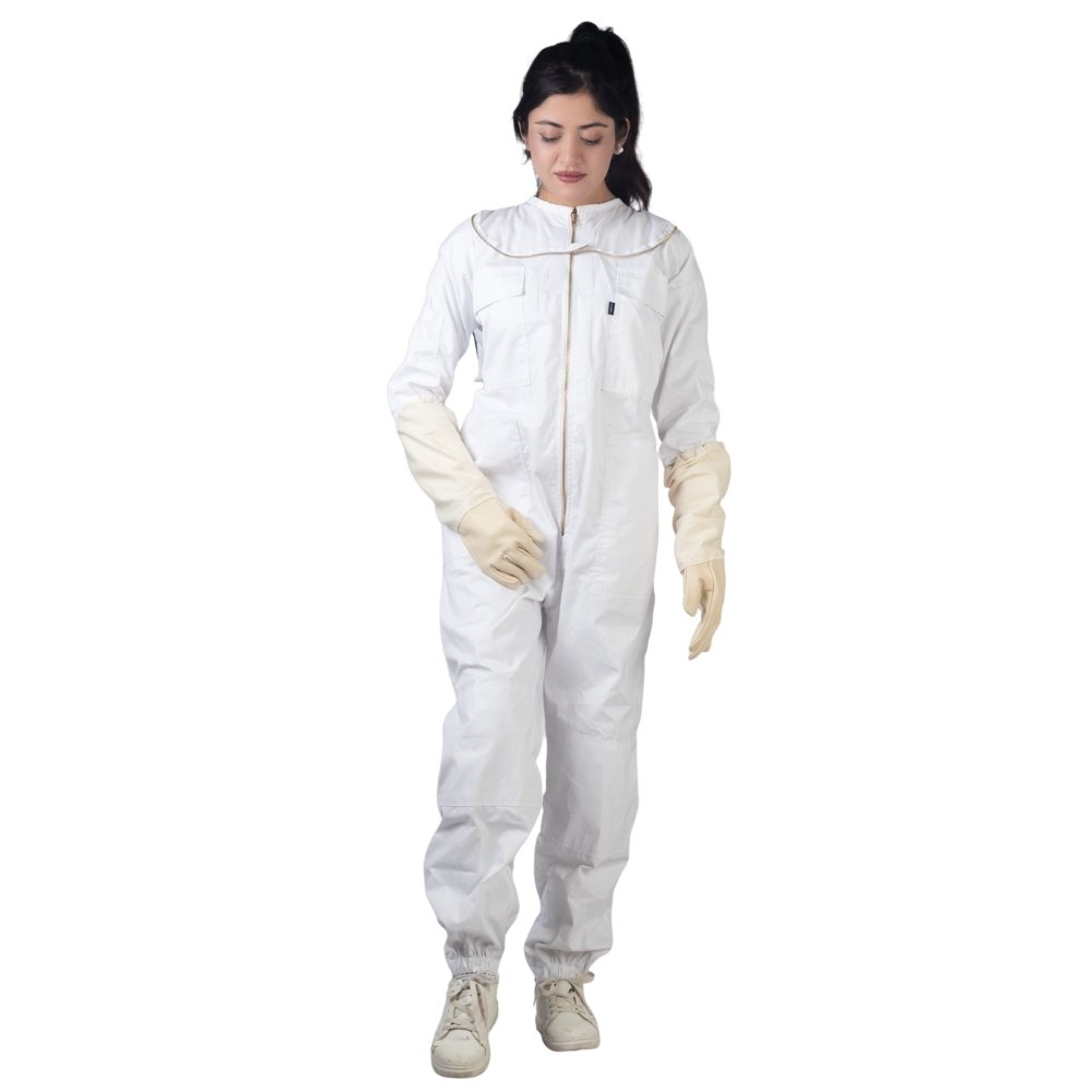 White cotton beesuit for beekeeping with gloves, lightweight protective beekeeper suit
